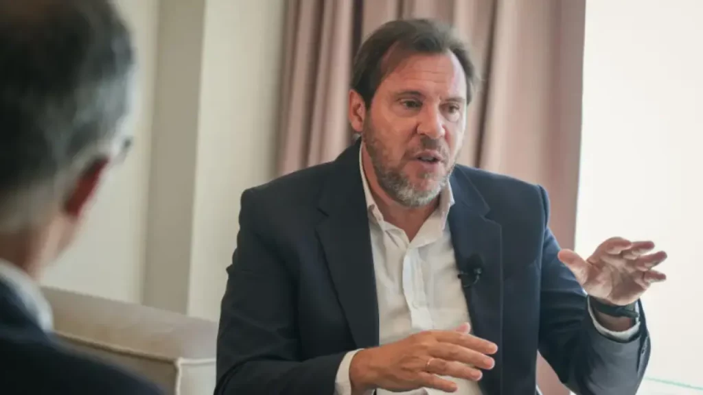 Óscar Puente defiende el tren