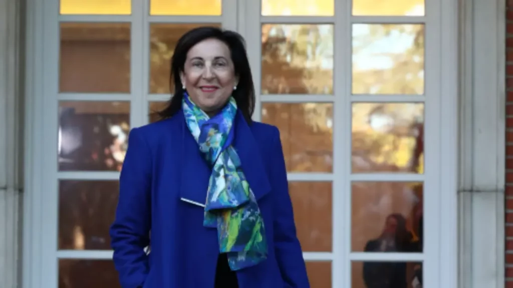 Robles acusa a las CCAA del PP