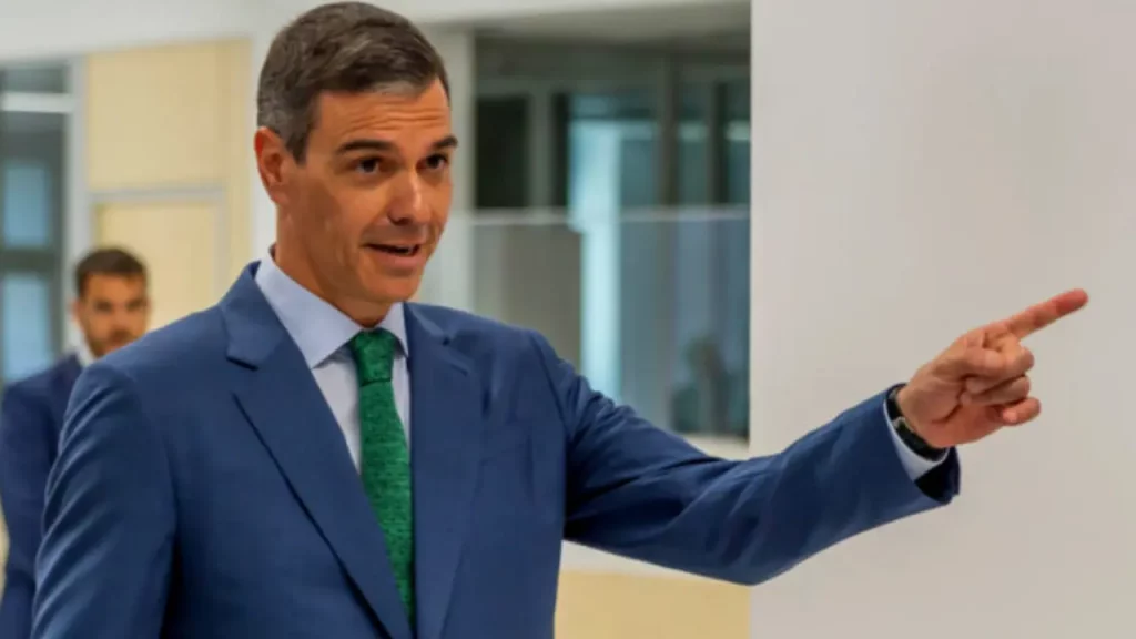 Sánchez maniobra en la sombra