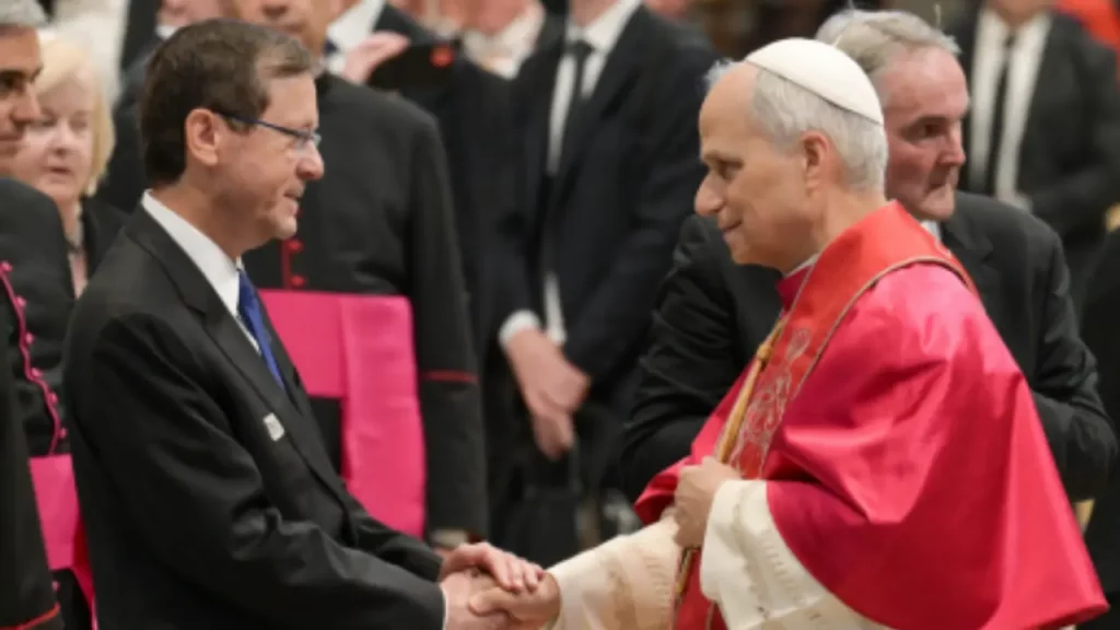 León XIV se reúne con Herzog