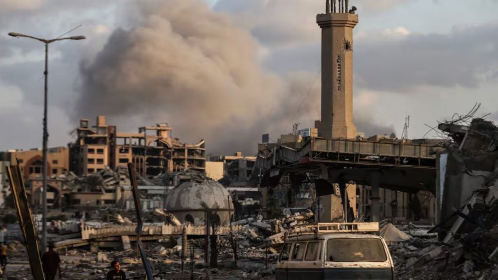 La crisis en Gaza se intensifica con miles de víctimas y una grave emergencia humanitaria. Un análisis crítico sobre un conflicto que parece no tener fin.