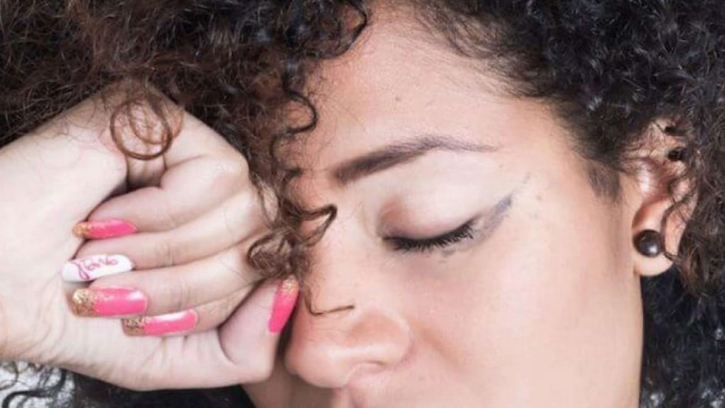 El debate entre “legaña” y “lagaña” enfrenta norma y uso real: la RAE prefiere “legaña”, pero “lagaña” sigue viva en varios países de América Latina.