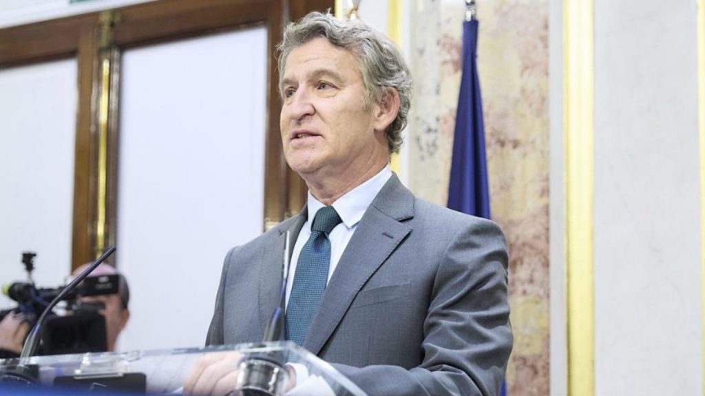 El PP y Alberto Núñez Feijóo sitúan la inmigración en el centro del debate político. Con propuestas de control y legalidad, buscan una política migratoria firme y ordenada para España.