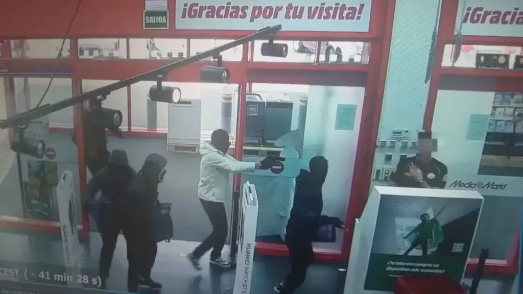 Atraco de película en MediaMarkt