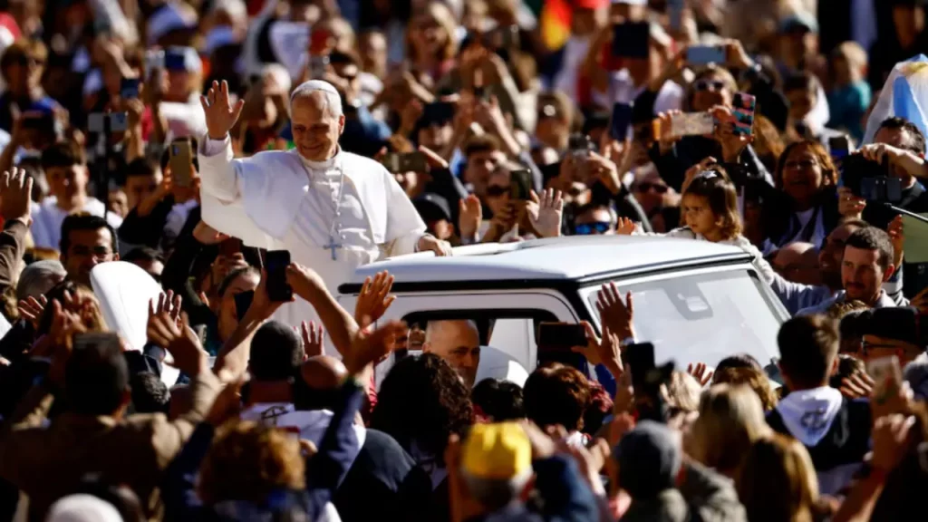 El Papa León XIV rompe con los conservadores tras criticar la política migratoria de Trump