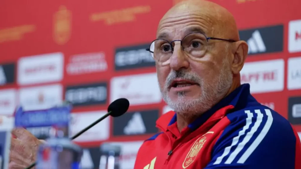 Luis de la Fuente aclara que “no hay conflictos” ni con el Barça 