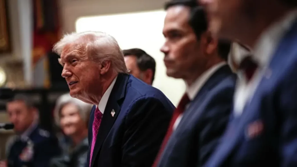 Trump vuelve a cargar contra España