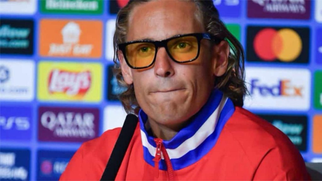 Marcos Llorente responde a las críticas por sus rutinas de salud con luz infrarroja y gafas amarillas, asegurando que no busca negocio, sino conciencia sobre los efectos de la vida moderna.