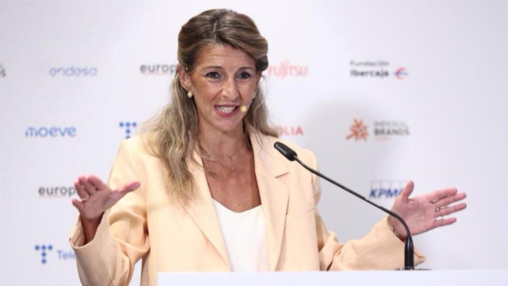 Yolanda Díaz propone nuevos permisos laborales por cuidados paliativos y fallecimiento, incluido un día para acompañar en la eutanasia. ¿Medida compasiva o exceso de control estatal sobre la vida familiar?