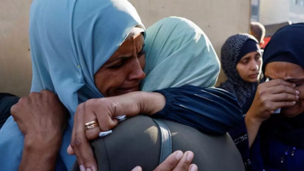 La tregua en Gaza no evita que la crisis humanitaria empeore: la ayuda llega con cuentagotas, aumenta la desnutrición infantil y miles de heridos siguen esperando evacuación médica.