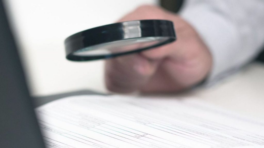 Ocho de cada diez españoles firma contratos bancarios sin entenderlos. Crece la exigencia de lenguaje claro y transparencia en el sector financiero.