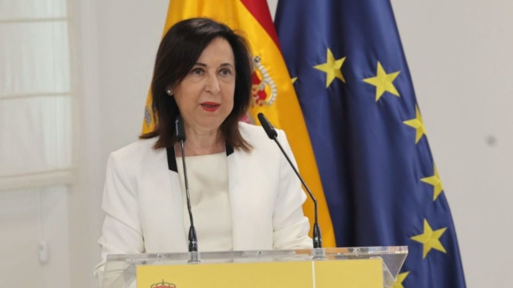Margarita Robles acusa al PP de usar el embargo de armas a Israel con fines políticos y no por un interés real en la paz. La ministra denuncia cálculos partidistas mientras crece la tensión en el Congreso.