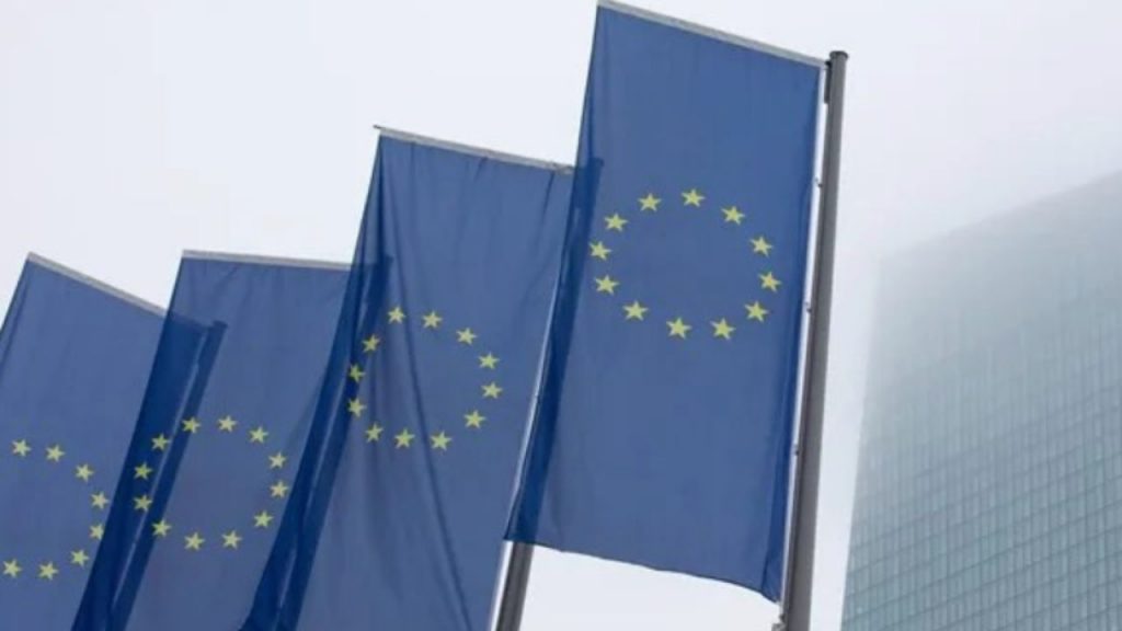 El BCE mantiene los tipos de interés al 2% pese al repunte inflacionario en la eurozona, generando dudas sobre el crecimiento y la estabilidad económica.