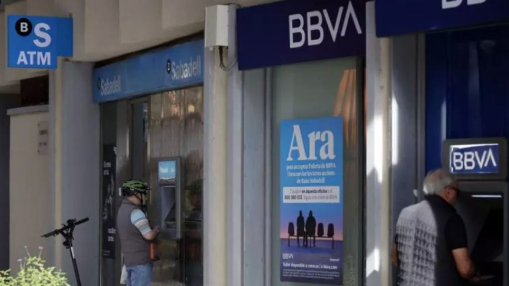 El Gobierno respeta el rechazo de los accionistas del Sabadell a la opa del BBVA, destacando el impacto en empleo, pymes y futuro del sector financiero.