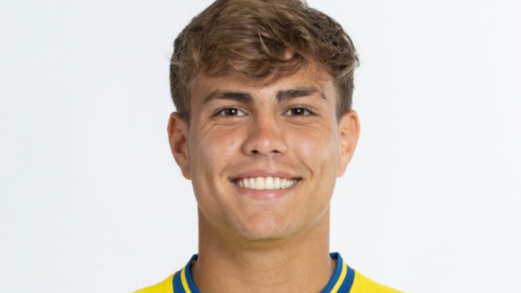 Recoba, de Las Palmas, se opera con éxito tras romper el ligamento cruzado y se pierde la temporada; la gestión del club genera dudas y polémica.