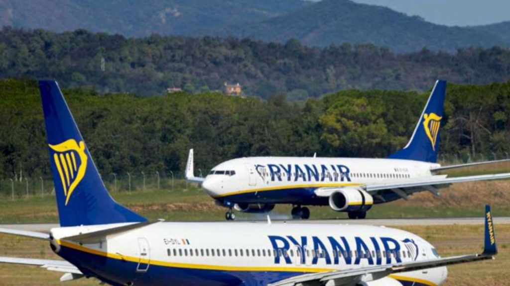 La Comisión Europea abre un procedimiento de infracción contra España por multar a aerolíneas como Ryanair y Vueling. Bruselas cuestiona la legalidad de las sanciones y advierte sobre una posible violación de la libertad de mercado.