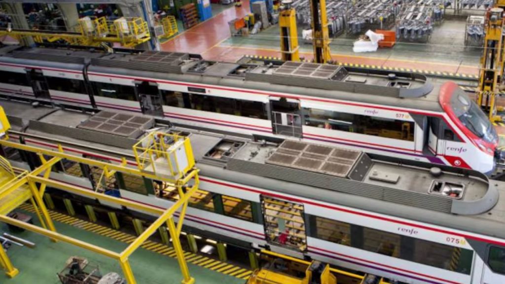 Renfe destina 1.000 millones de euros para modernizar su flota y talleres, mejorar la puntualidad y digitalizar el mantenimiento. El plan 2025-2030 incluye 200 nuevos trenes y 10 talleres, buscando transformar la experiencia del viajero en España.
