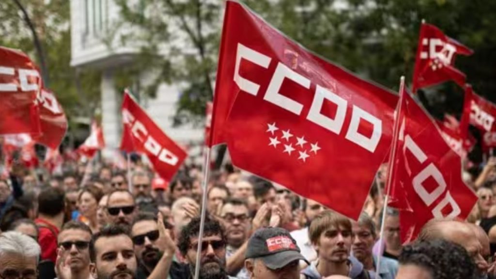CC.OO. y UGT exigen a la CEOE cumplir la prevención laboral para reducir la siniestralidad, tras 489 accidentes mortales en España hasta agosto.
