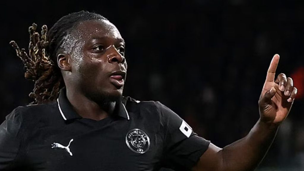 El Manchester City de Guardiola sufre ante el Swansea, evidencia debilidades y cuestiona tácticas y planificación deportiva en plena crisis de resultados.