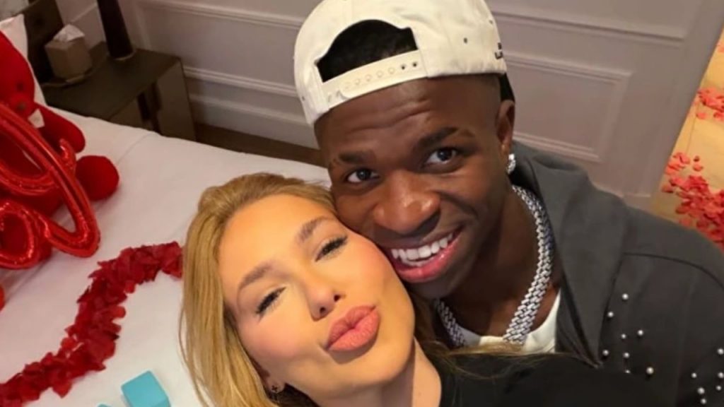 Virginia Fonseca y Vinícius Júnior acaparan atención con su relación, despertando pasiones y debates sobre figuras públicas y valores familiares.