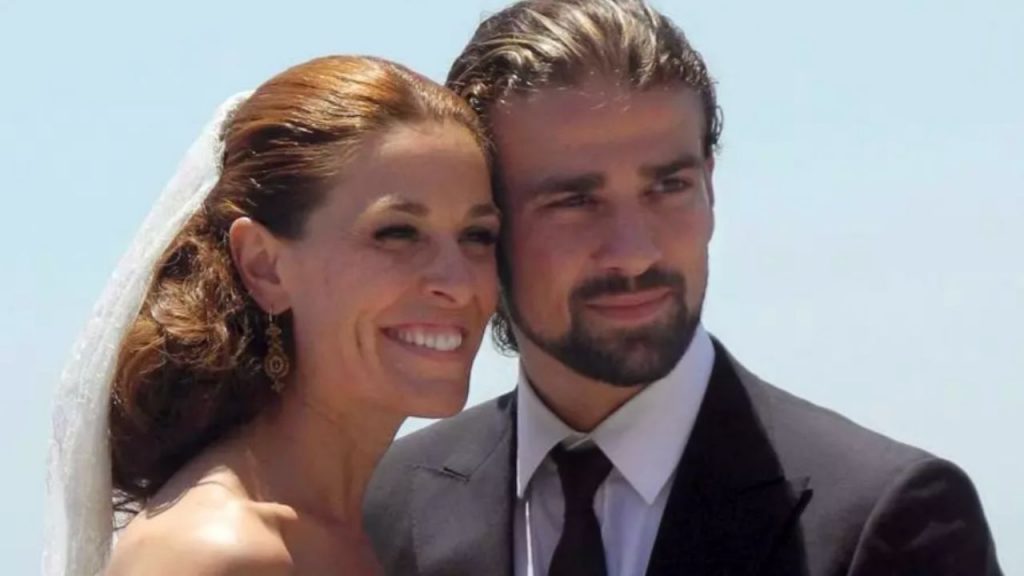 La Audiencia de Madrid reconsidera la muerte de Mario Biondo, planteando un posible homicidio tras años de investigación. La familia busca justicia con nuevas pruebas y recursos judiciales.