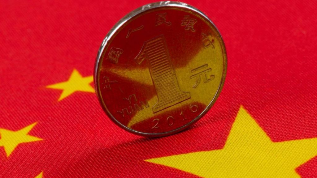 China amplía su lista de empresas extranjeras "no confiables", sancionando a 14 compañías, principalmente estadounidenses, y restringiendo la exportación de tierras raras. La medida aumenta las tensiones comerciales globales y afecta sectores estratégicos como defensa, semiconductores y baterías de litio.