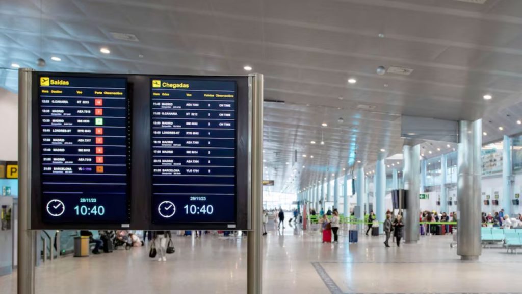 Iberia, Ryanair, EasyJet y Vueling son denunciadas por Sumar ante la AESA por subir hasta cinco veces los precios de vuelos durante los incendios en Galicia 2025. La denuncia exige investigación y compensaciones por posibles abusos en plena crisis humanitaria.
