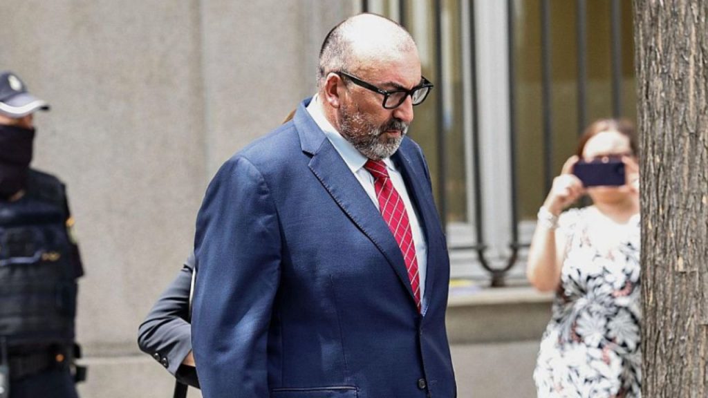 Koldo García comparece ante el Tribunal Supremo por el escándalo que salpica a José Luis Ábalos. La UCO detectó más de 95 000 euros sin justificar que García habría gestionado para el exministro.