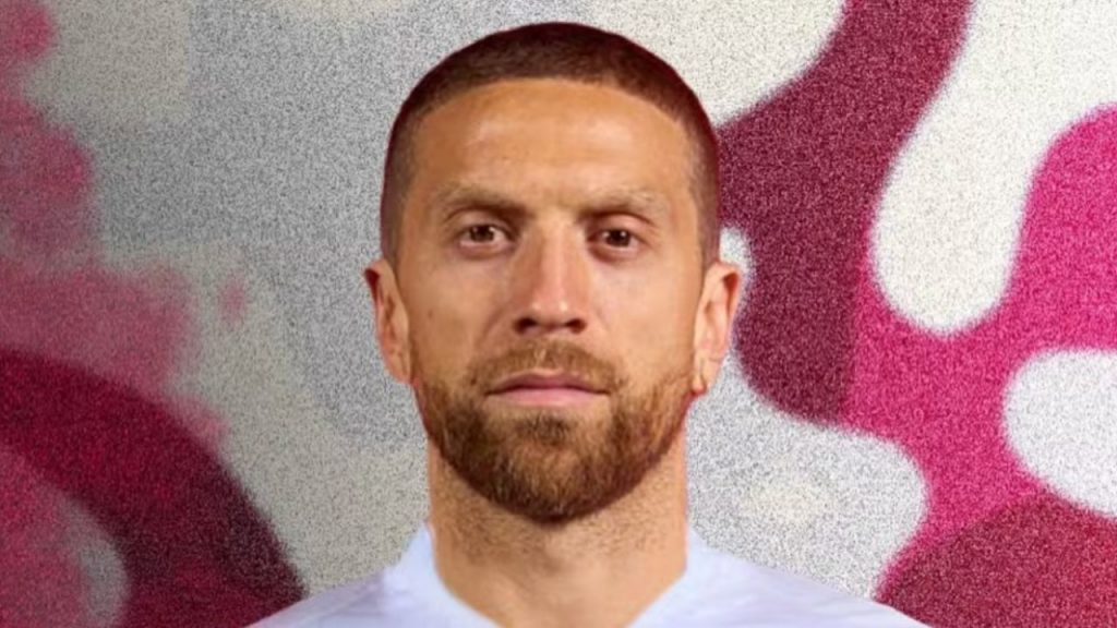 El Papu Gómez regresa al fútbol tras dos años de sanción por dopaje, reavivando el debate sobre la ética y la disciplina en el deporte profesional.