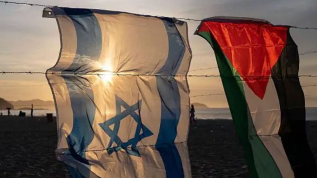 El alto el fuego en Gaza trae esperanza, pero también dudas. Tras años de guerra y miles de víctimas, expertos cuestionan si la paz es real o solo un concepto temporal. Mientras Israel afronta desgaste militar y pérdida de apoyo internacional, la población gazatí sigue atrapada entre la incertidumbre y el deseo de reconstrucción.