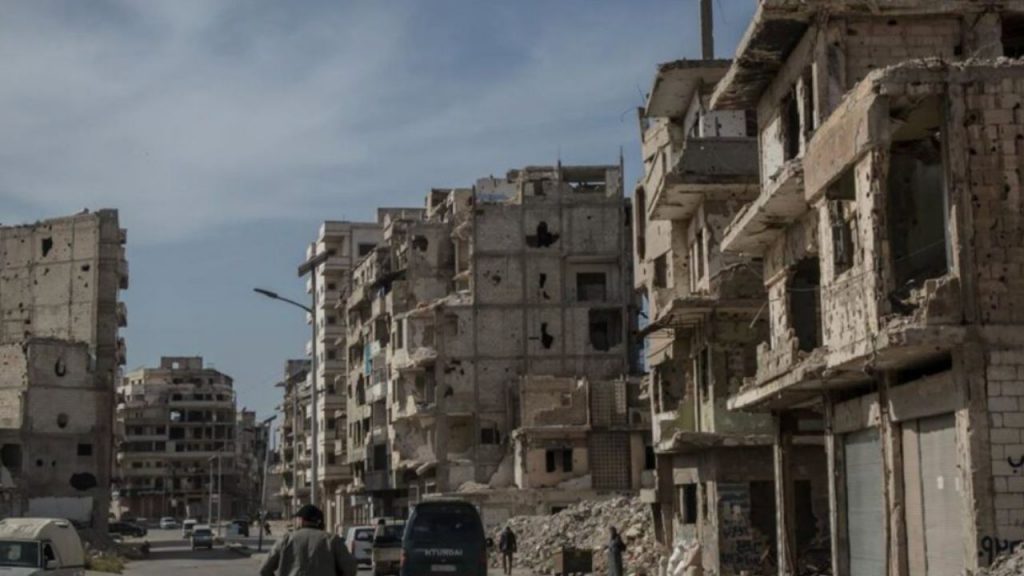 Israel intensifica su presencia en Siria tras el colapso del régimen de Asad. Bombardeos, incursiones en los Altos del Golán y tensiones sectarias revelan una posible estrategia expansionista que redefine el equilibrio regional.