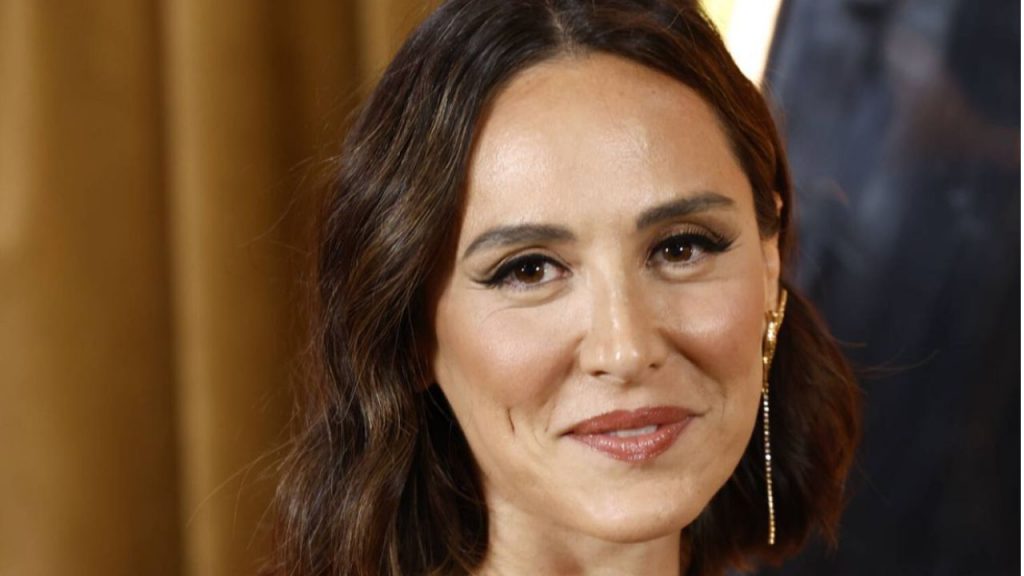 La familia Falcó-Onieva disfruta de nuevas vacaciones en Ibiza tras sus lujosos viajes por Francia y Maldivas. Entre visitas a Es Vedrà y comidas en Casa Jondal, muestran un estilo de vida exclusivo y familiar.