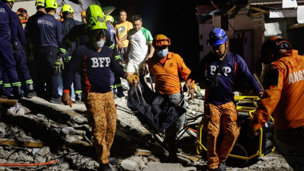 Un terremoto de 6,9 en Cebú deja 72 muertos, cientos de heridos y miles de desplazados, desatando críticas sobre la preparación del Gobierno filipino.