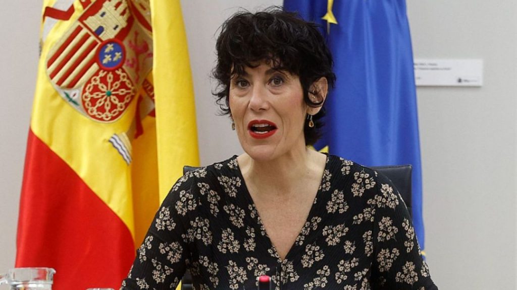 Elma Saiz promete “dejarse la piel” para pactar las cuotas de autónomos de 2026. El Gobierno plantea congelar las cotizaciones para quienes menos ganan, pero las tensiones crecen entre las organizaciones del sector, que califican la propuesta de insuficiente.