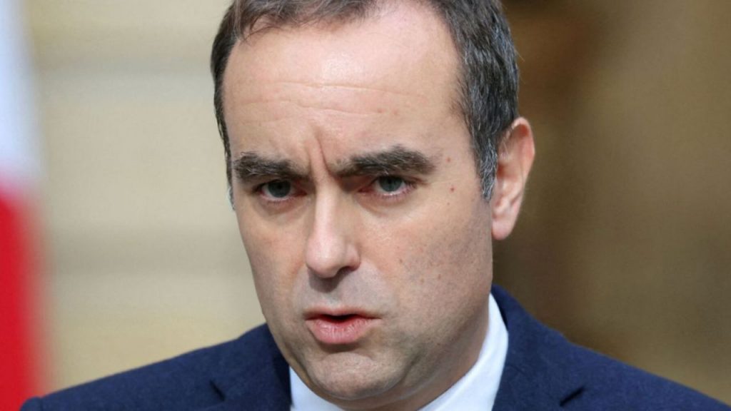 La dimisión de Sébastien Lecornu tras nombrar Gobierno evidencia la inestabilidad política en Francia y la falta de apoyos para evitar la censura.