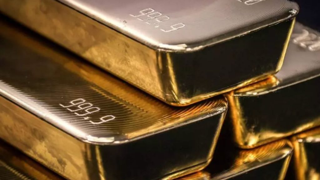 El oro rompe récord al superar los 4 000 dólares por onza, impulsado por la inestabilidad global y la intervención de bancos centrales. ¿Se avecina un cambio histórico en la economía mundial?