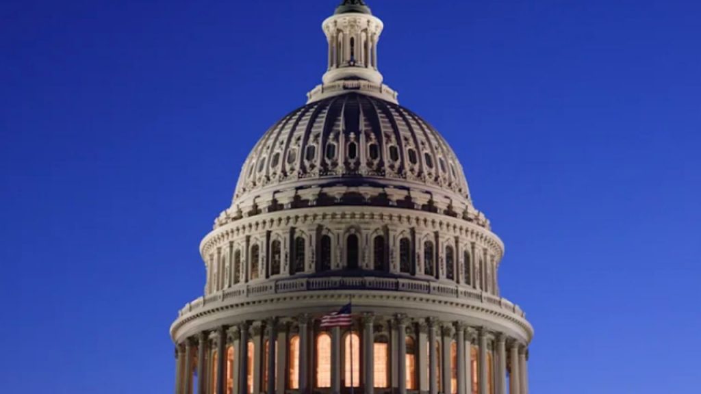 EE.UU. afronta un posible cierre del Gobierno tras el fracaso en el Senado. La división política bloquea la financiación federal y amenaza servicios esenciales y el salario de miles de funcionarios.