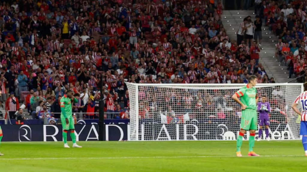 El plan Miami de LaLiga provoca tensiones entre futbolistas y Javier Tebas, con protestas censuradas y negociaciones bajo presión. Descubre cómo el conflicto divide a jugadores, sindicatos y la gestión de LaLiga.