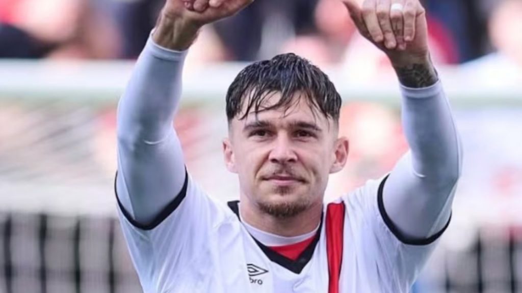 Andrei Ratiu brilla en Conference League, pero su bajo salario y falta de renovación generan tensión y dudas en la gestión del Rayo Vallecano.