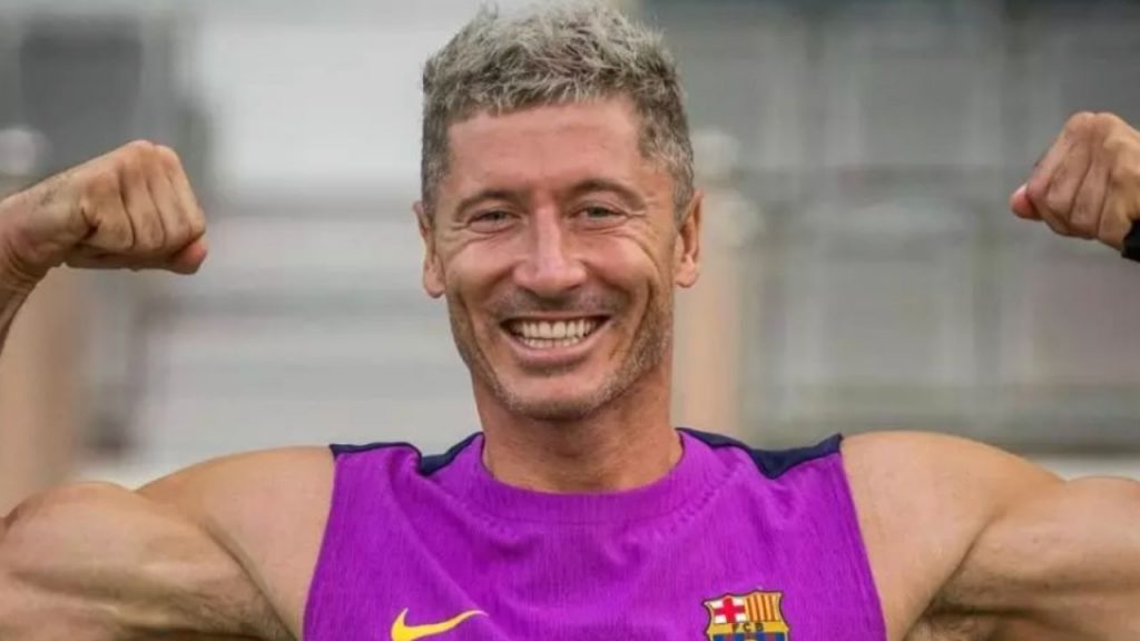 El Manchester United bloquea el fichaje de Lewandowski por miedo a repetir errores del pasado, generando polémica sobre la gestión del club.