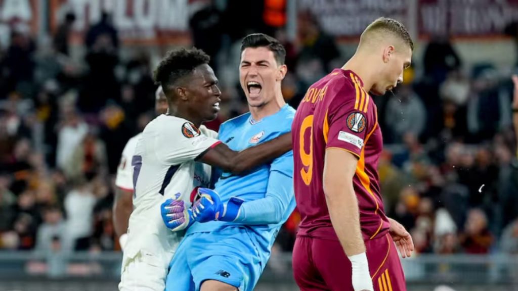 Berke Ozer detuvo tres lanzamientos de un mismo penalti ante la Roma y dio al Lille una victoria clave que expone las carencias del equipo italiano.
