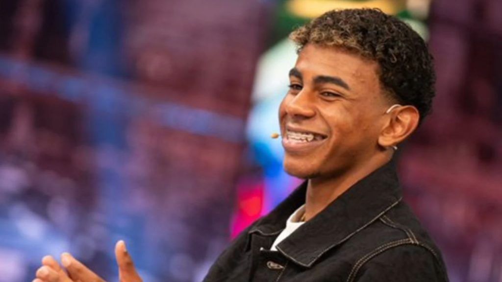 Lamine Yamal se muda a la antigua mansión de Shakira y Piqué tras un susto de seguridad en su casa. La lujosa propiedad está valorada en 15 millones.