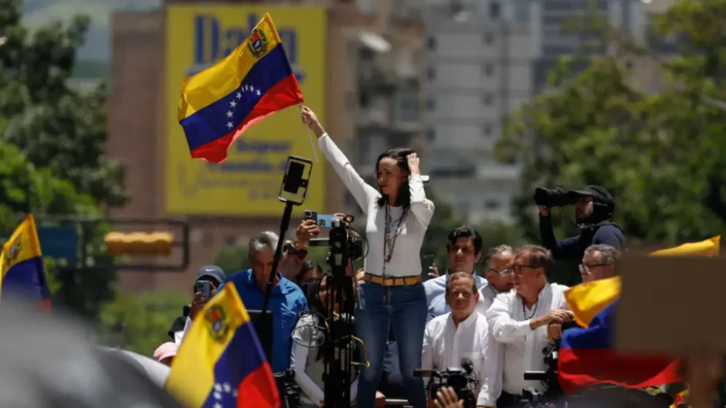 La oposición venezolana se rompe ante posible acción militar de EE. UU.