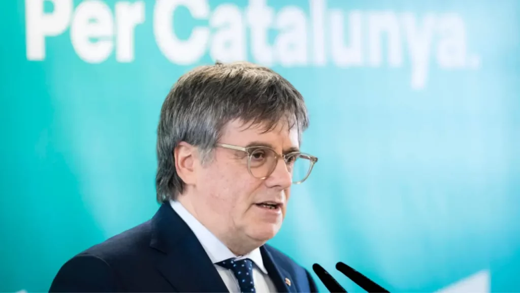 Puigdemont critica que la “maquinaria socialista” busca señalar a Junts