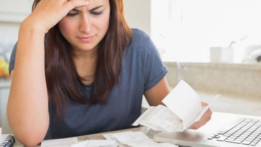 Descubre cómo mantener tu compromiso con el ahorro todo el mes. Planifica metas realistas, controla tus gastos y automatiza tus finanzas para alcanzar tus objetivos sin estrés.