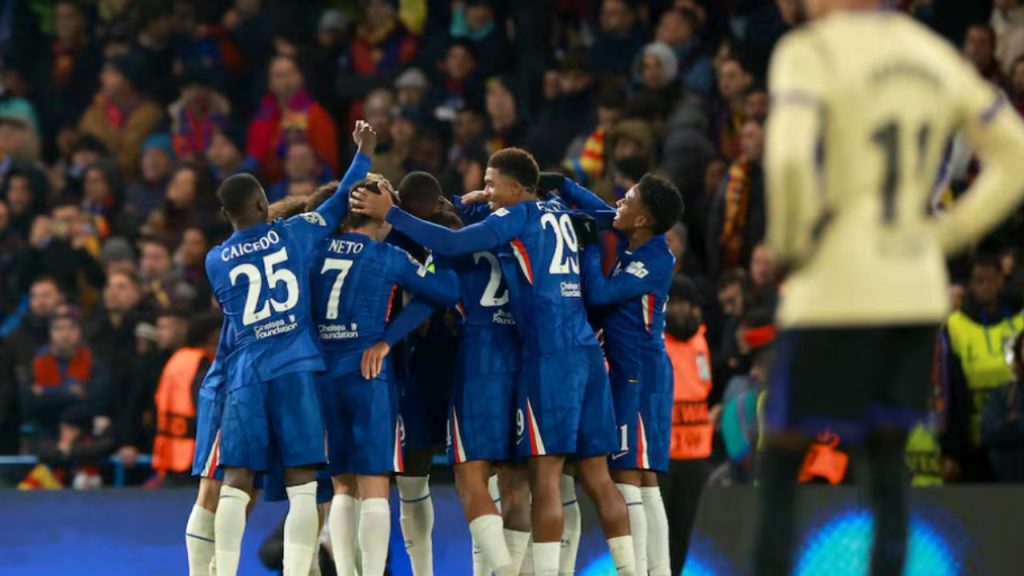 El FC Barcelona sufre una dura derrota 3-0 ante el Chelsea en Stamford Bridge, evidenciando su crisis defensiva, falta de experiencia y vulnerabilidad en competiciones europeas.