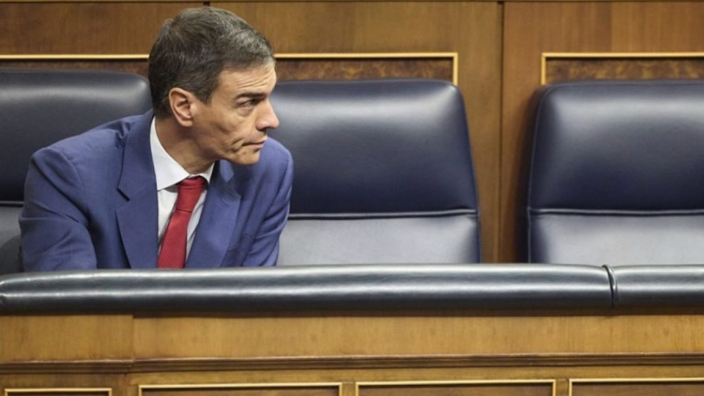 La comisión de la dana en Les Corts cita a Pedro Sánchez y ministros clave, generando polémica sobre transparencia y gestión tras la tragedia.