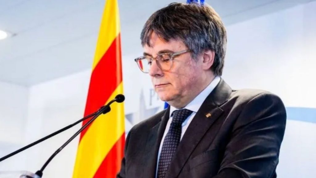 Aliança Catalana empata con Junts según el CEO, mientras el PSC lidera y Vox supera al PP en un panorama político catalán en pleno cambio.