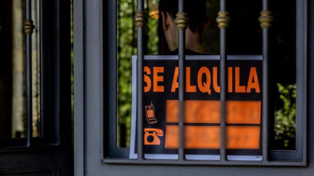 La OCDE prevé un crecimiento del PIB español del 2,9%, pero alerta sobre la necesidad de reformas estructurales y sostenibilidad fiscal ante el envejecimiento y el gasto en pensiones.