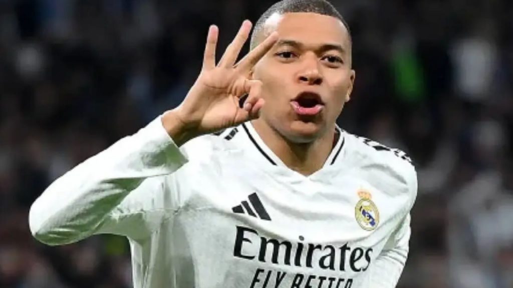 Kylian Mbappé brilla con el Real Madrid en la Champions, promediando una media goleadora histórica. Con 9 goles en 5 partidos, apunta a superar récords y consolidarse como líder ofensivo del club.